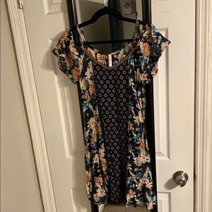 Floral Patterned Dress with Ruffle Sleeves